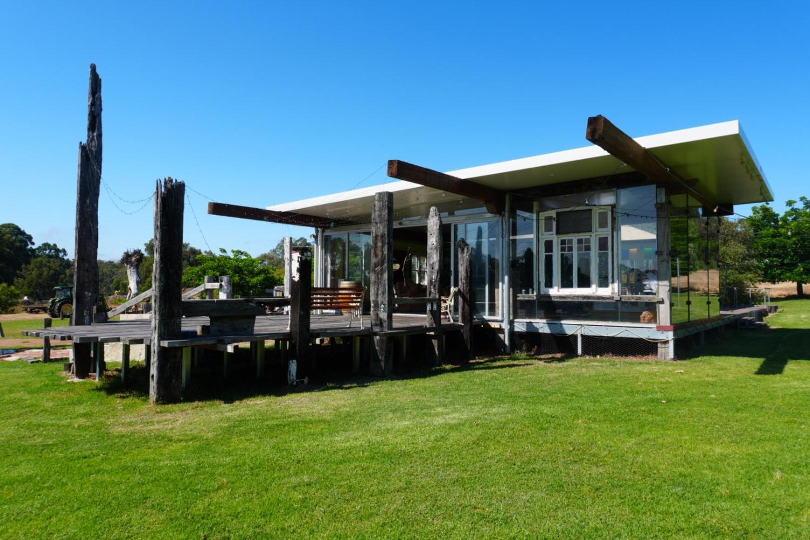 Silversprings Spa Retreat Pet Friendly Cottages And Glampings Metricup Экстерьер фото
