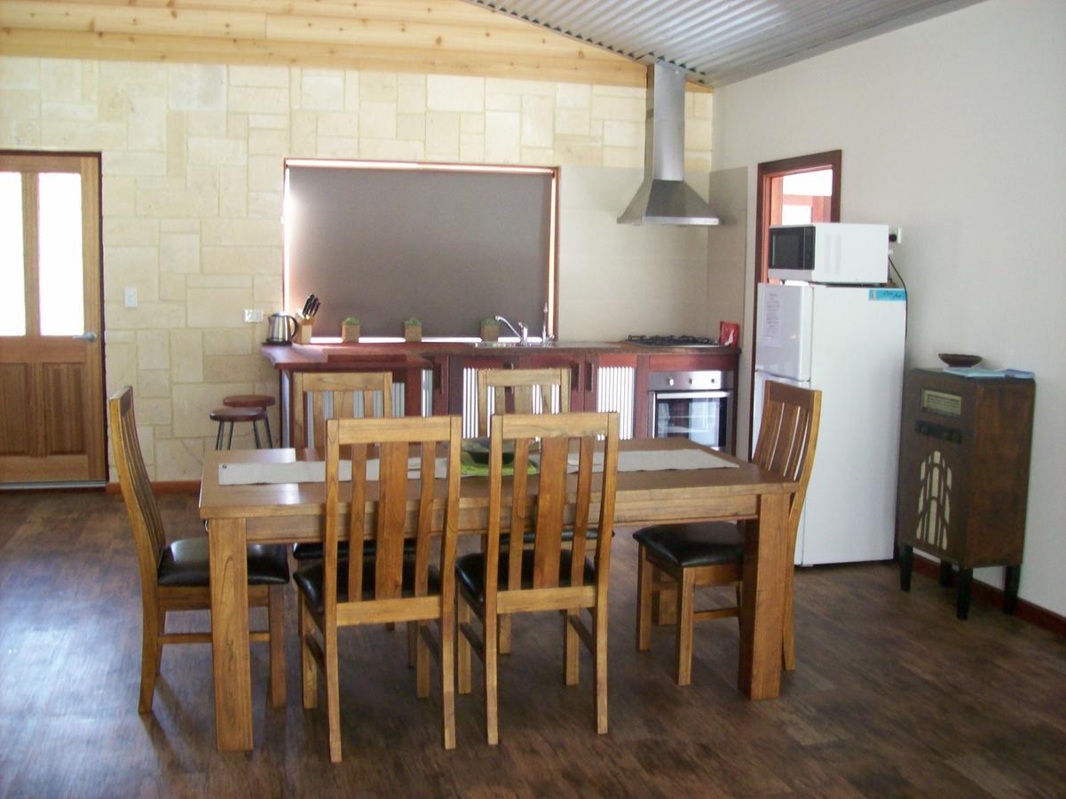 Silversprings Spa Retreat Pet Friendly Cottages And Glampings Metricup Экстерьер фото