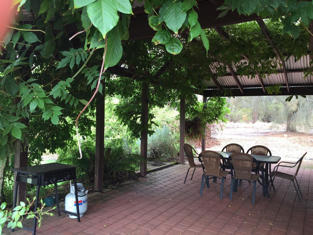 Silversprings Spa Retreat Pet Friendly Cottages And Glampings Metricup Экстерьер фото